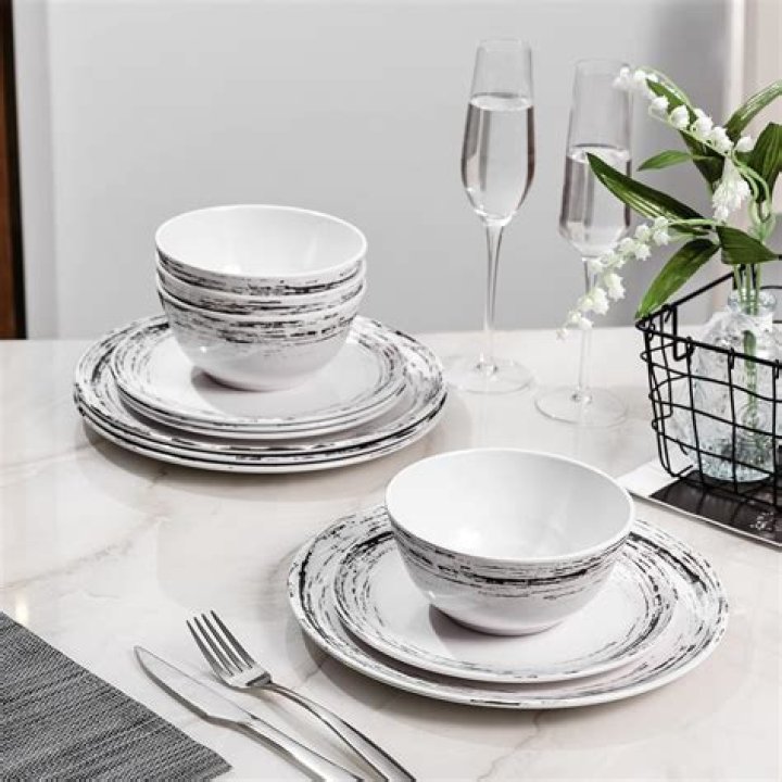 Is dinnerware from China safe